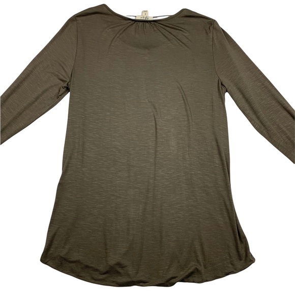 NWT Style Co Crew Neck Brown Long Sleeve Pleated Front Flowy Shirt Medium - Picture 3 of 12